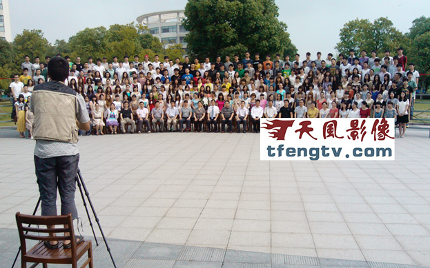 浙江理工大学科技与艺术学院外语系2012届毕业生合影花絮