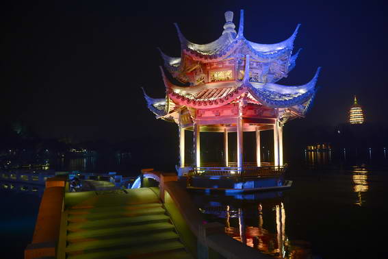 夜幕中的长桥公园摄影