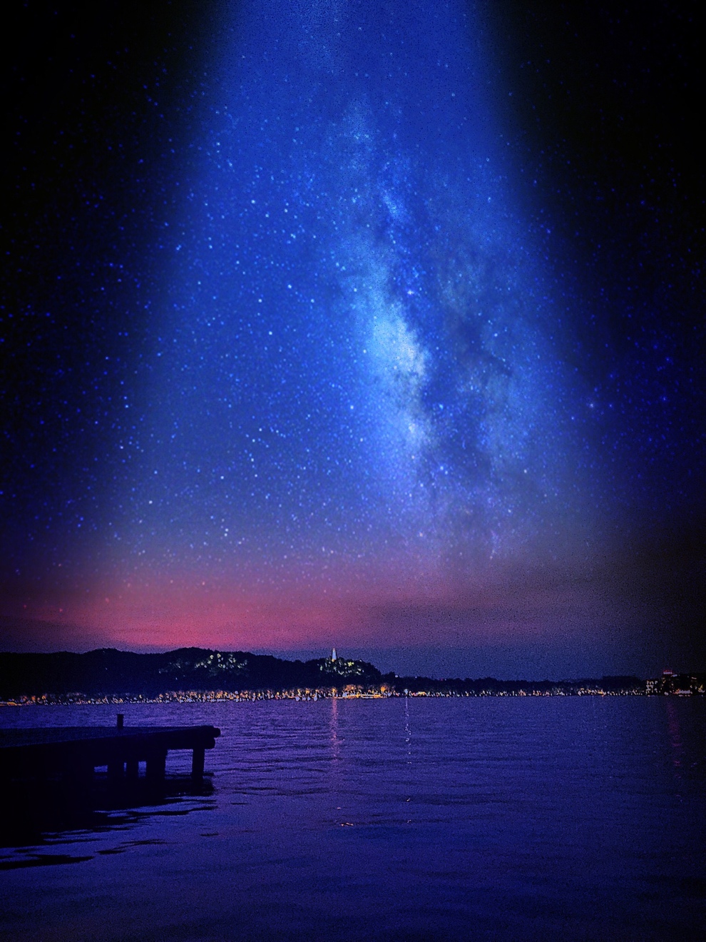 幻想星空下的夜西湖